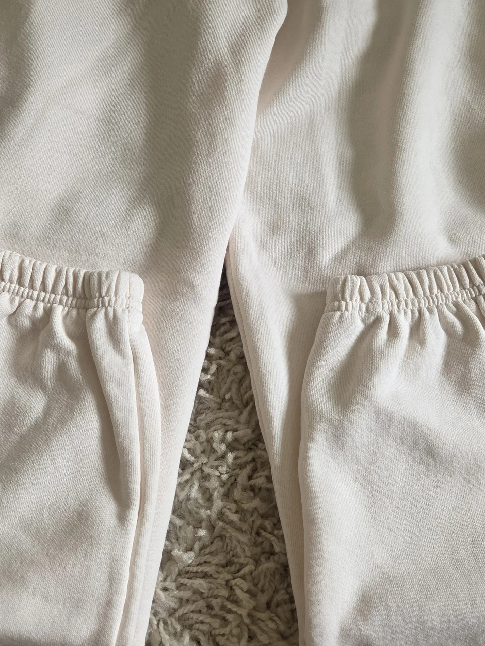 ALO Yoga Kids Cream Jogger Sweatpants